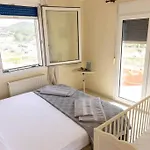 Port View House-comfy Family Apartment-panoramic View شقة
