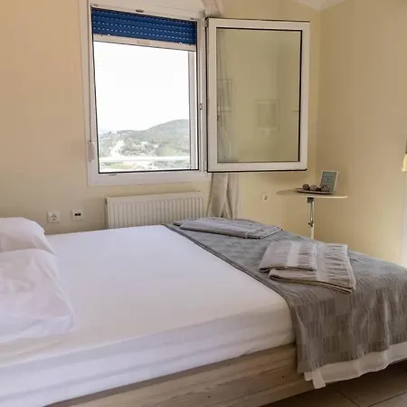 Port View House-comfy Family Apartment-panoramic View דירה Néa Péramos