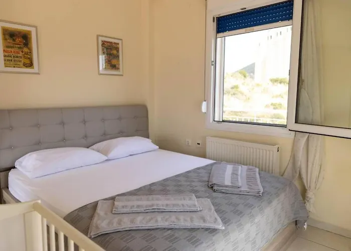 Port View House-comfy Family Apartment-panoramic View Appartement Néa Péramos