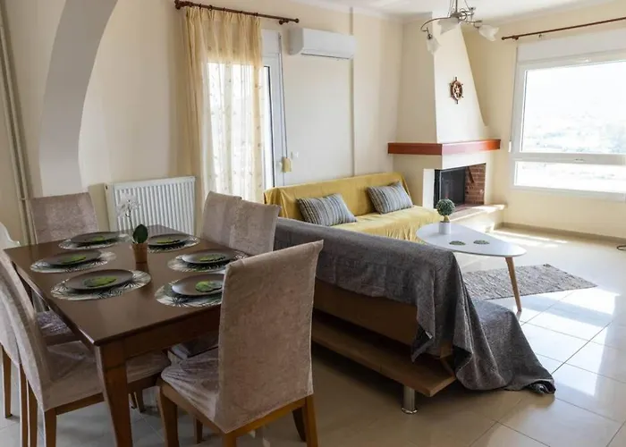 Port View House-comfy Family Apartment-panoramic View Néa Péramos