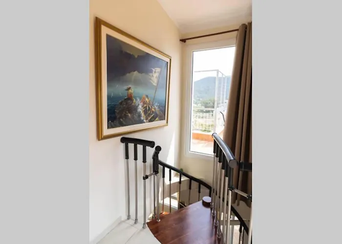 Port View House-comfy Family Apartment-panoramic View Appartement