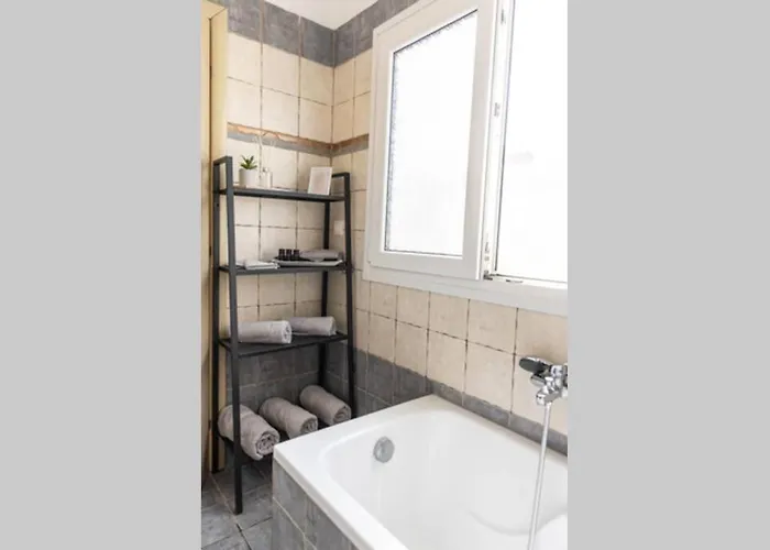 Port View House-comfy Family Apartment-panoramic View Appartement Néa Péramos