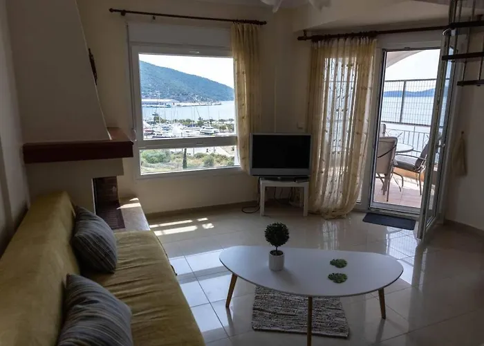 Port View House-comfy Family Apartment-panoramic View Appartement Néa Péramos