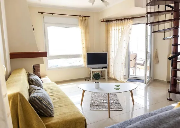 Port View House-comfy Family Apartment-panoramic View Néa Péramos